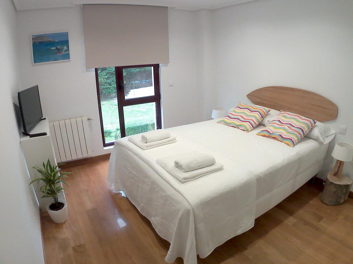 Somo Surfskate Hostel Castañedo Eksteriør billede