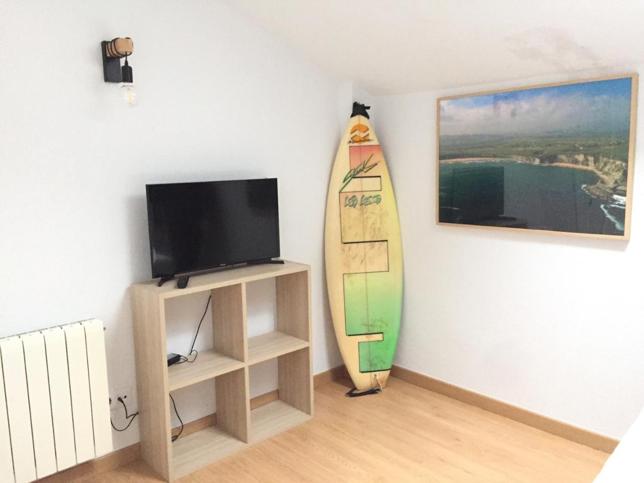 Somo Surfskate Hostel Castañedo Eksteriør billede