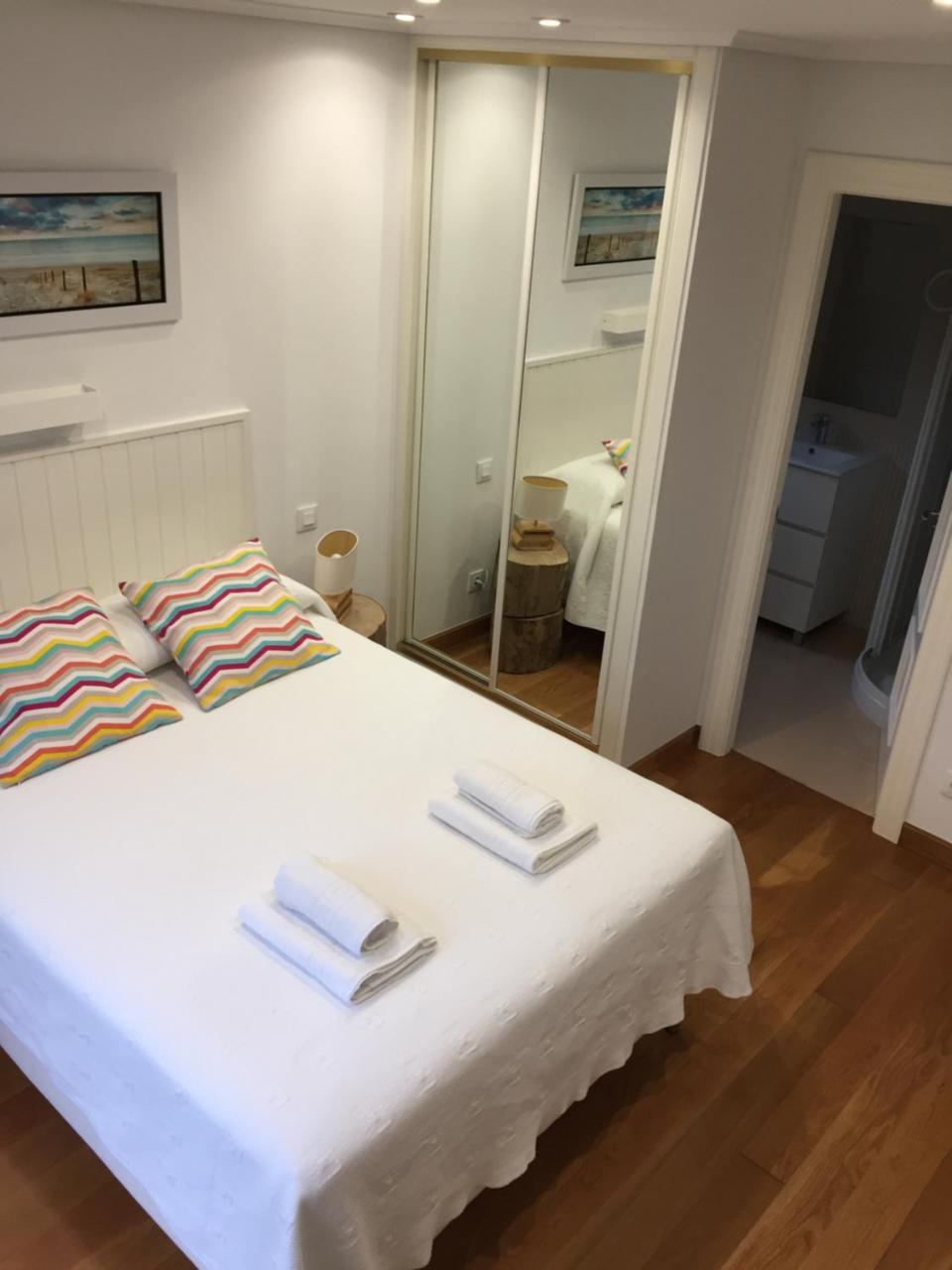 Somo Surfskate Hostel Castañedo Eksteriør billede